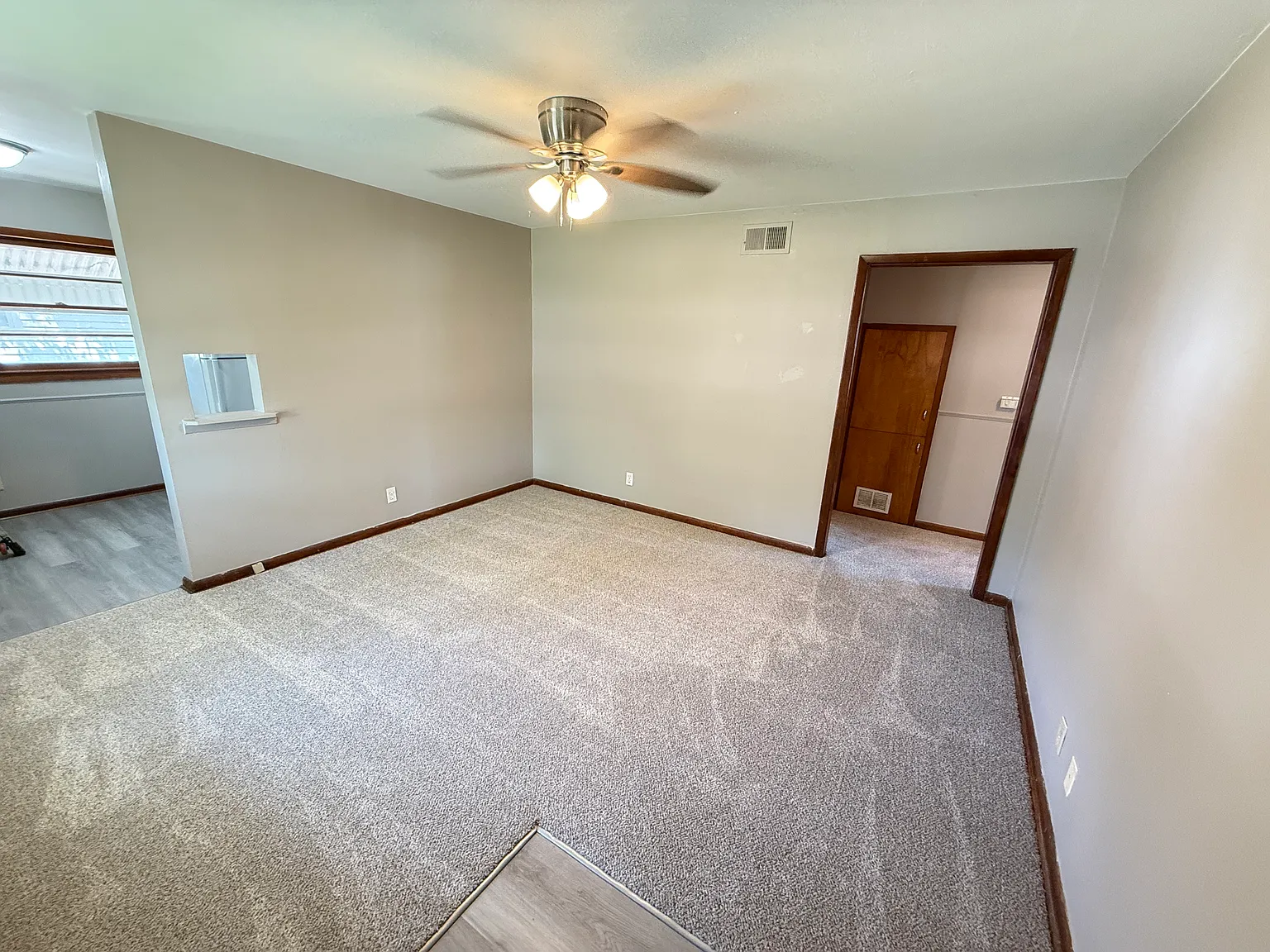 2422 Jewell St — Photo 3