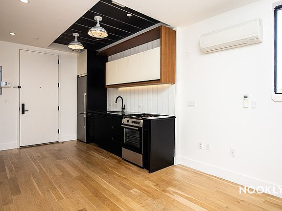 2nd image of 1409 Fulton St APT 6B