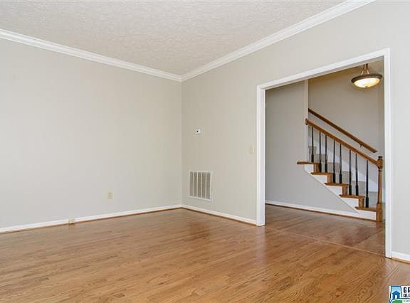 3rd image of 1596 Southpointe Dr