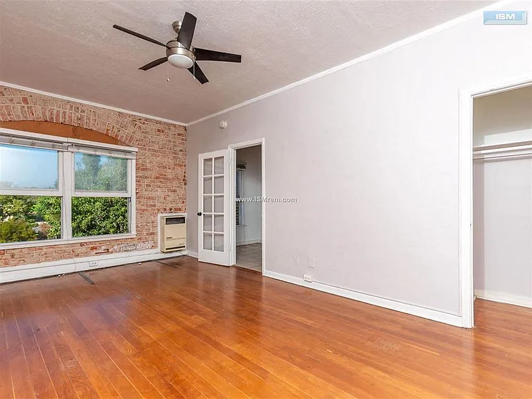 Gailmore Apartments — Photo 3