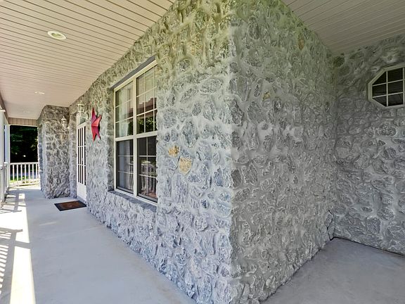 3rd image of 6616 Lammie Branch Ln