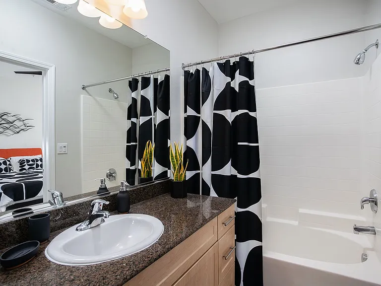Stadium House Apartments — Photo 11