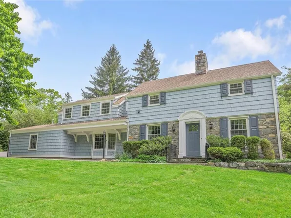 20 Brook Manor Lane, Pleasantville, NY 10570
