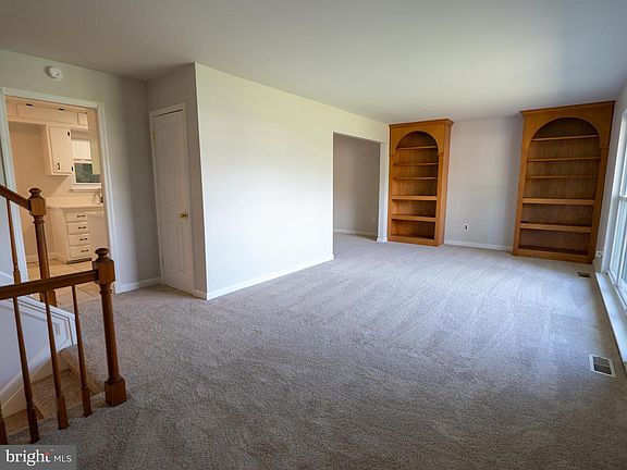 4th image of 622 Westover Ct