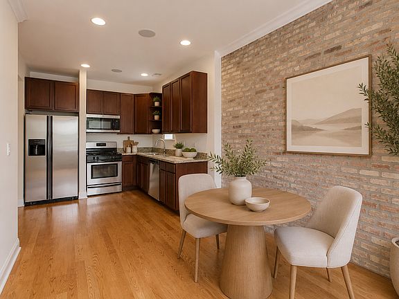3rd image of 6150 N Ravenswood Ave APT 4