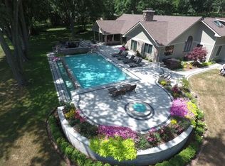 1737 Heather Dr, Algonquin, IL 60102