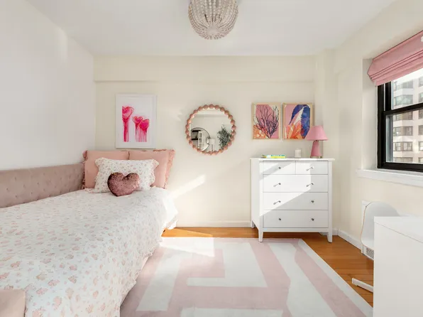 181 East 73rd Street image 7 of 10