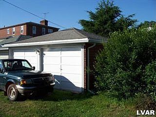 5th image of 556 Washington St