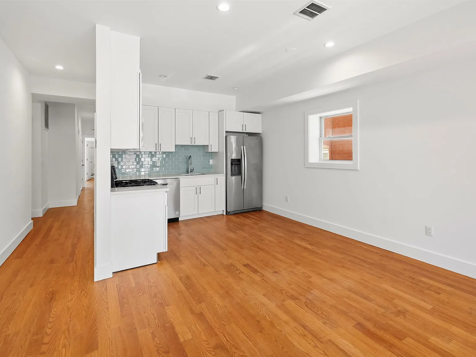 4 bed, 2.0 bath, $3,800 — Photo 4
