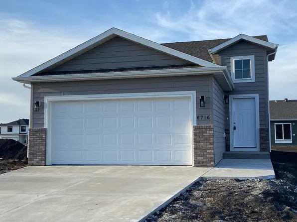 6716 Meadow View Dr S, Fargo, ND 58104
