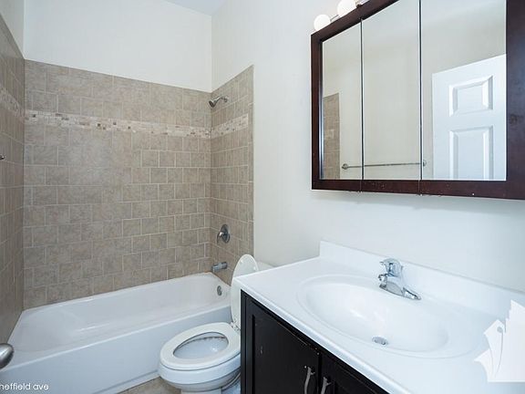2nd image of 3358 N Sheffield Ave #1115