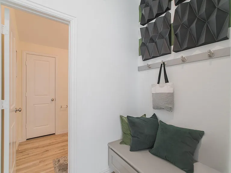 438 Lake Day Dr — Photo 34