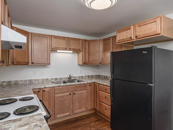 2nd image of 4083/4085 Iris Ln