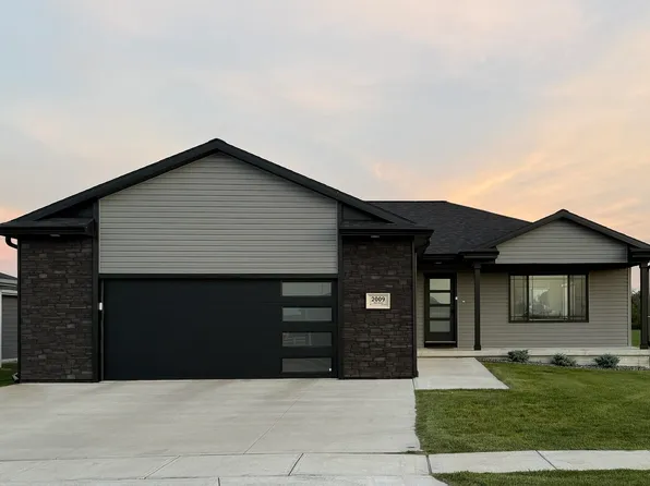 2009 E 38th St, Kearney, NE 68847