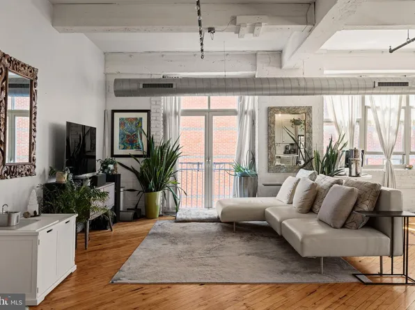 1210 Buttonwood St #301, Philadelphia, PA 19123