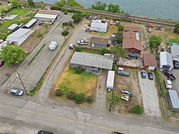 3rd image of 421 Tingley St