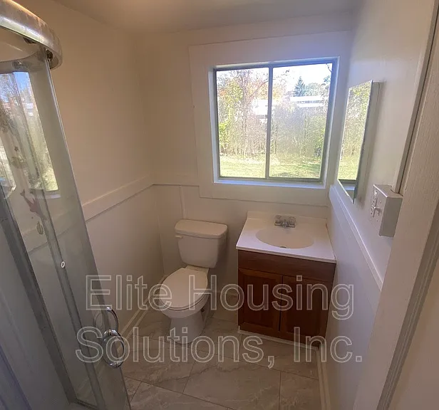 860 Church St — Photo 11