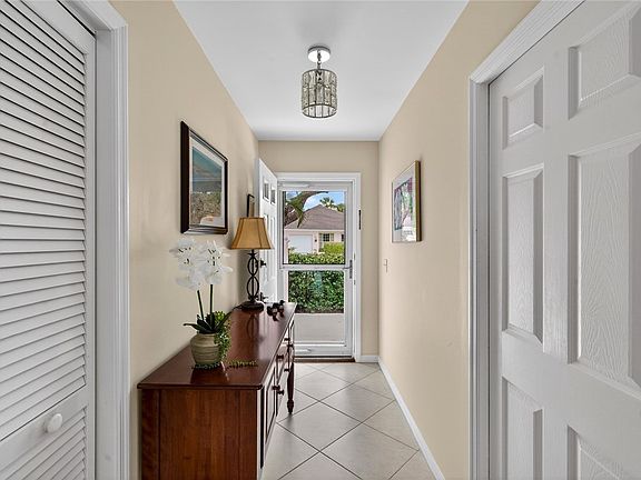 4th image of 300 Harbour Dr APT 306A