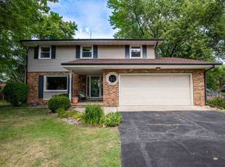 1032 Brentwood Rd, Morton, IL 61550