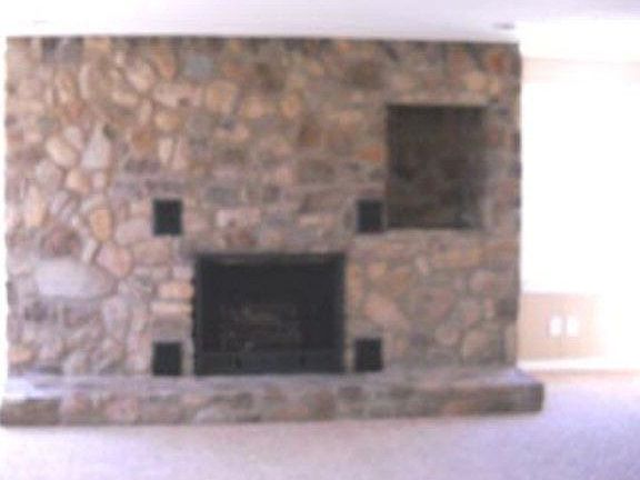 3rd image of 2077 Woodlake Dr