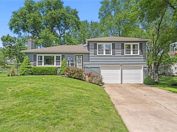 5816 W 102nd St, Overland Park, KS 66207