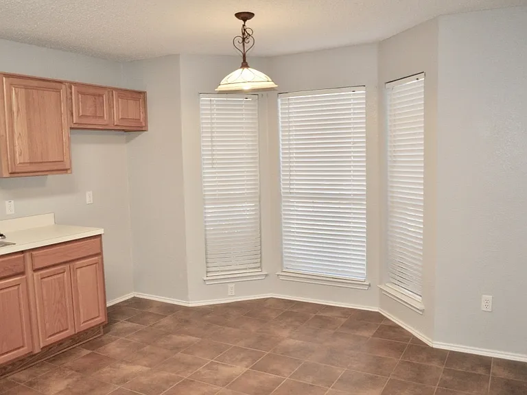 229 Lancelot Dr — Photo 5