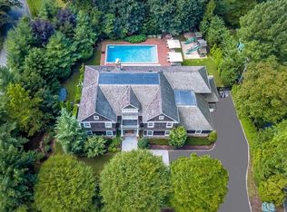 115 Heather Dr, East Hills, NY 11576