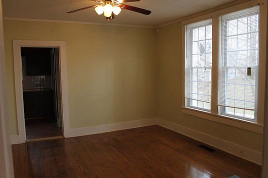 5th image of 604 N Jackson St