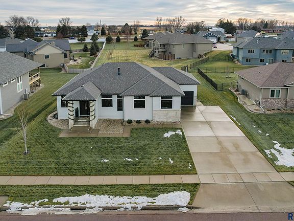 3rd image of 9005 W Dragonfly Dr