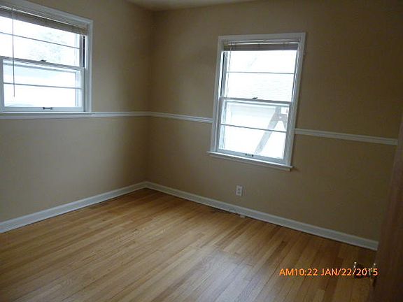 3rd image of 534 E Plainfield Ave
