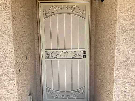 3rd image of 1644 E Jahns St