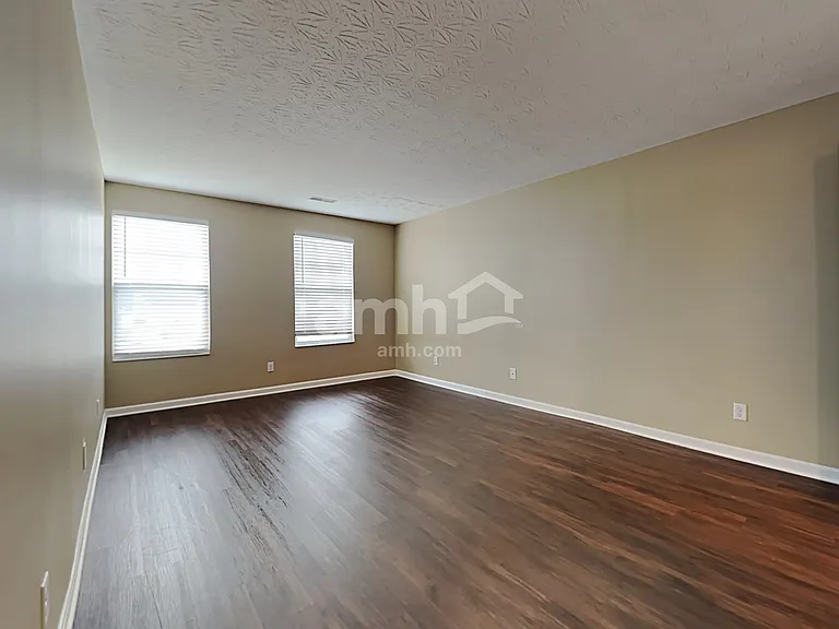 6580 Riverview Ave — Photo 11