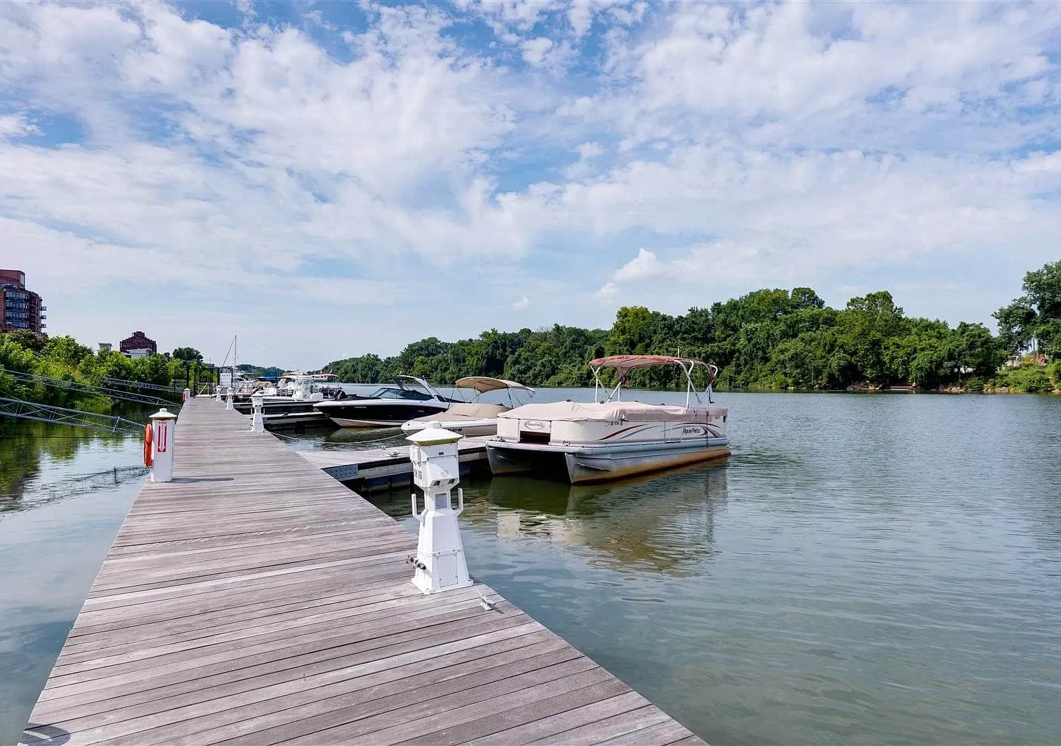 East 51 At Rocketts Landing — Photo 4