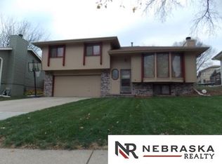 11510 Rambleridge Rd, Omaha, NE 68164