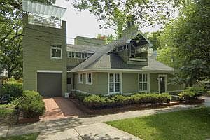 1st image of 1013 W Erie St