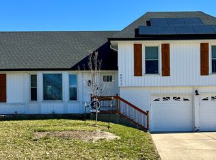 9011 Lackman Rd, Lenexa, KS 66215