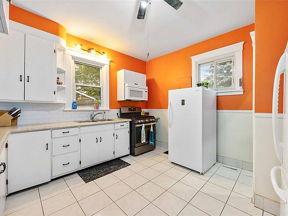 4th image of 192 Penrose St