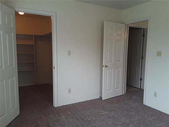 3rd image of 1211 N Oakland Ave