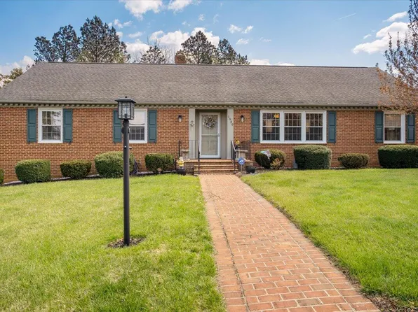 1939 Maylin Dr, Salem, VA 24153