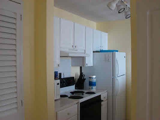4th image of 75-5888 Alii Dr APT E13