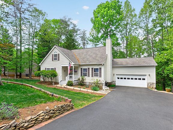 2nd image of 296 Jefferson Dr