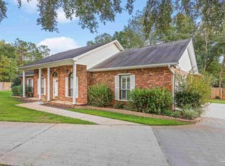 1501 Hunters Creek Dr, Cantonment, FL 32533