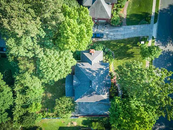3rd image of 2953 Hampton Cove Way SE