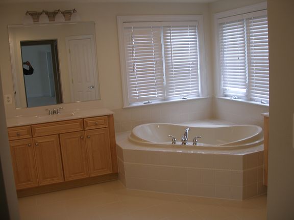 3rd image of 2897 Swanee Ln