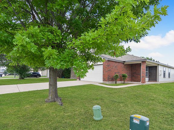 3rd image of 29 McGugan Ln