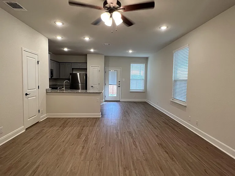 7610 Gramercy Way #101 — Photo 9