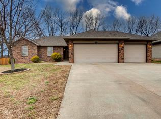 5669 W Sunflower Drive, Springfield, MO 65802
