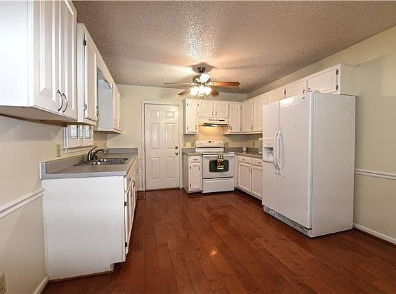3rd image of 4622 Cynthia Ln