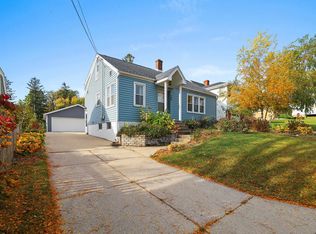 240 E Allouez Ave, Green Bay, WI 54301