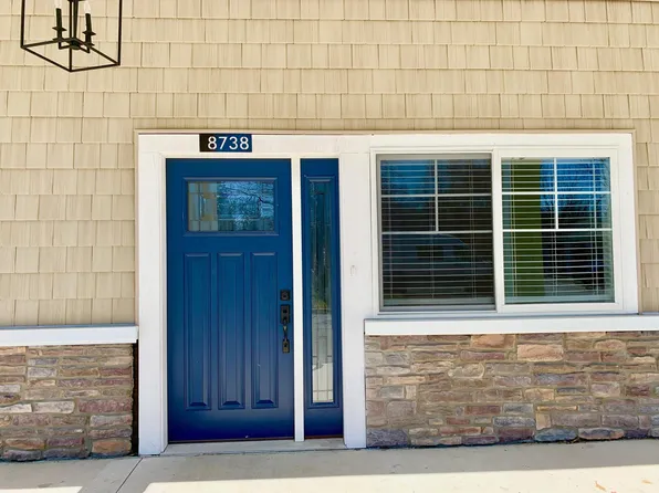 8738 Macomb St, Grosse Ile, MI 48138